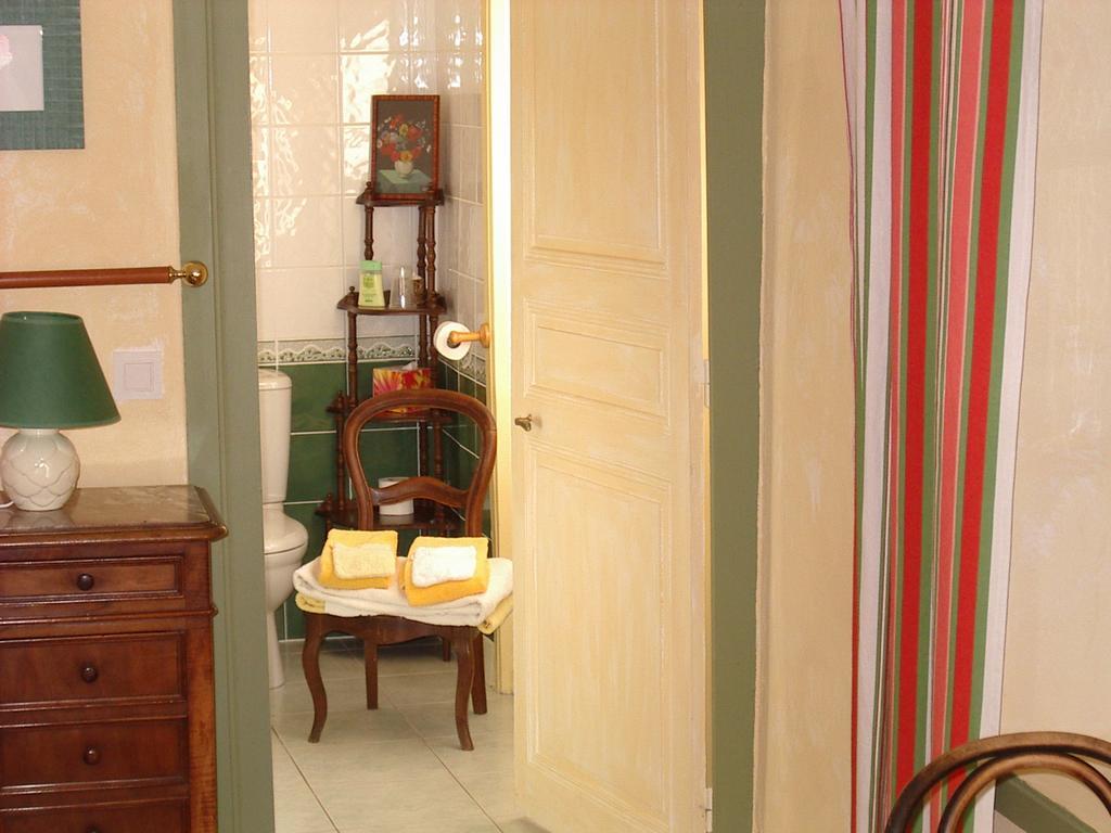Maison D'Hotes De La Verriere Les Ardillats Номер фото